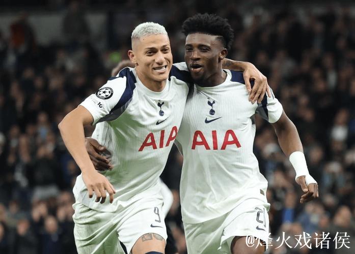 弗兰克创造队史奇迹:3球完胜!2点球+1乌龙球 弗兰克创造队史奇迹:3球完胜!2点球+1乌龙球